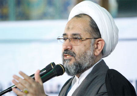سرمایه‌گذاری گسترده دشمن برای تحریف مفاهیم اساسی انقلاب اسلامی