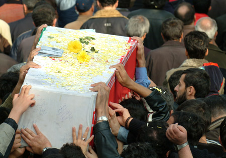 خاکسپاری سه شهید گمنام در ستاد پلیس راهور ناجا