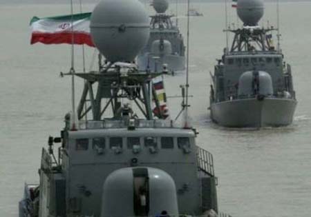 ناوگروه نداجا 2 نفتکش ایرانی را در خلیج عدن از چنگ دزدان دریایی نجات داد