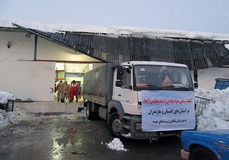 تصاویر/ کمک‌رسانی ارتش به مردم بحران‌زده و گرفتار در برف مازندران و گیلان