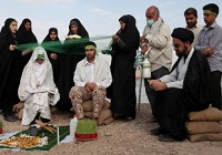 مراسم عقد زوج شیرازی در یادمان شلمچه برگزار شد