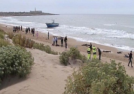 مبارزه با بد حجابی، خط قرمز پلیس در طرح سالم سازی سواحل دریای گلستان