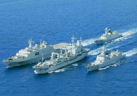 پهلوگیری ناوگروه ارتش چین در منطقه یکم نیروی دریایی ارتش