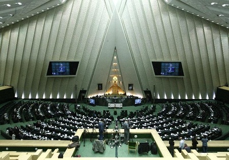 ملت ایران در عرصه های بین المللی از پای نخواهند نشست