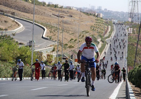 همایش بزرگ دوچرخه سواری در آبشار تهران برگزار شد+عکس