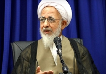 آیت‌الله جوادی آملی: باید آنچنان در مسائل نظامی قوی شویم که هیچکس به فکر تجاوز به ایران نیفتد