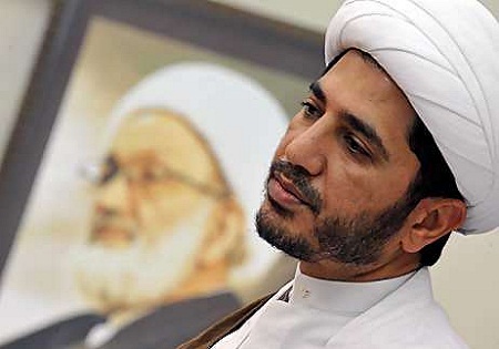 بحرینی‌ها در اعتراض به بازداشت شیخ «علی سلمان» تظاهرات می‌کنند