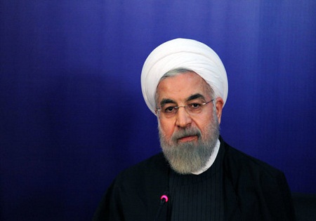 روحانی با حضور در وزارت کشور رای خود را به صندوق انداخت