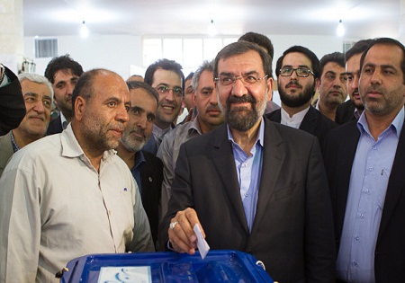 دبیر مجمع تشخیص مصلحت نظام پای صندوق رای حاضر شد