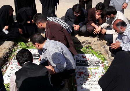 دو شهید گمنام عملیات خیبر در دانشگاه فرهنگیان مشهد آرام گرفتند