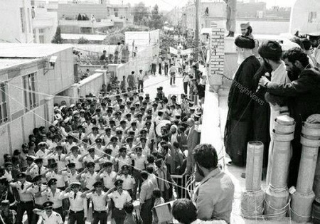 عکس/ اولین رژه ارتش در حضور امام خمینی(ره)