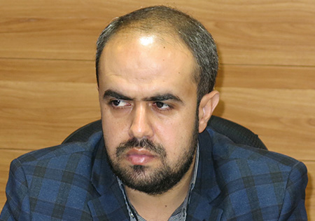 مدیرکل حفظ آثار آذربایجان شرقی قبل از خطبه های نماز جمعه تبریز سخنرانی می کند