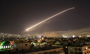 الدفاع الجوي السوري يسقط صواريخ معادية في سماء ريف دمشق