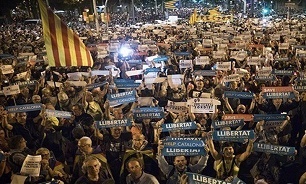 Up to 200,000 Rally against Catalan Leaders' Detention in Barcelona