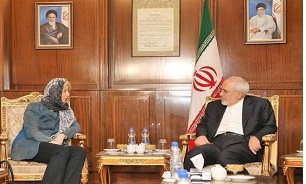 Iran's Zarif, EU's Schmid Stress Continuation of Talks to Meet Challenges in Region