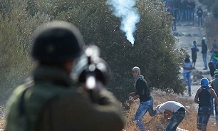 Four Palestinians Seriously Injured by Israeli Forces' Fire at Gaza Border
