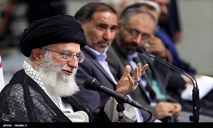 Ayatollah Khamenei Urges Poets to Satirize Modern World’s Odd Things
