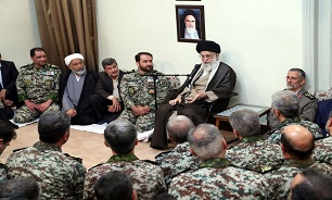 Leader hails Iranian air defense staff for relentless efforts