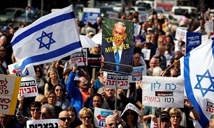 'Bibi Go Home!' Israelis Demand Benjamin Netanyahu Resignation over Looming Corruption Charges