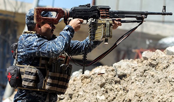 Senior ISIL Commander, Aides Hunted in Baghdad