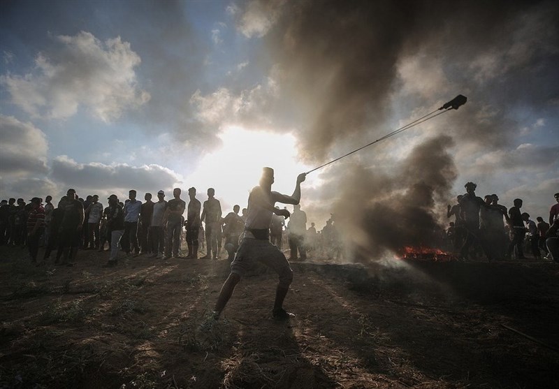 Palestinian Teen Dies as Gaza Protests Continue (+Photos)