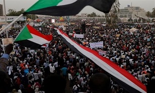 Sudanese Protesters Mass Outside Army Complex in Khartoum