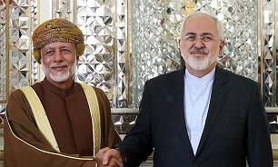 Iran, Oman FMs Discuss US Sanctions, Bilateral Ties