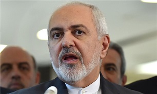 FM Zarif Blasts Washington for Blackmailing Iranian Oil Tanker's Captain