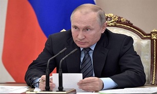 Putin Rebuffs Call by Japan's Abe to Sign World War Two Peace Treaty
