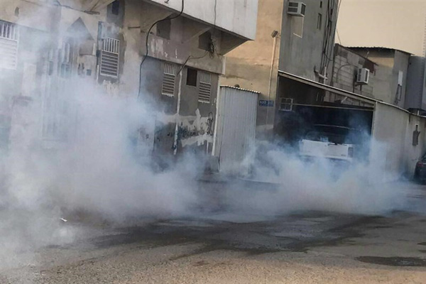 هجوم نیروهای امنیتی بحرین به مردم و بازداشت چندین نفر+ عکس