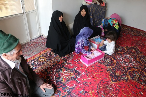 دیدار رئیس سازمان نشر آثار زنان در دفاع مقدس با خانواده دو شهید مدافع حرم