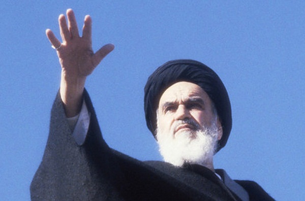 بعد از 15 سال هشدار امام خمینی (ره) به شاه رنگ حقیقت به خود گرفت