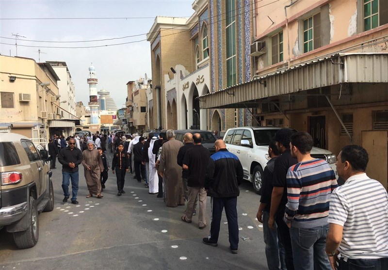 حضور گسترده مردم در مراسم ترحیم 3جوان شهید بحرینی+تصاویر