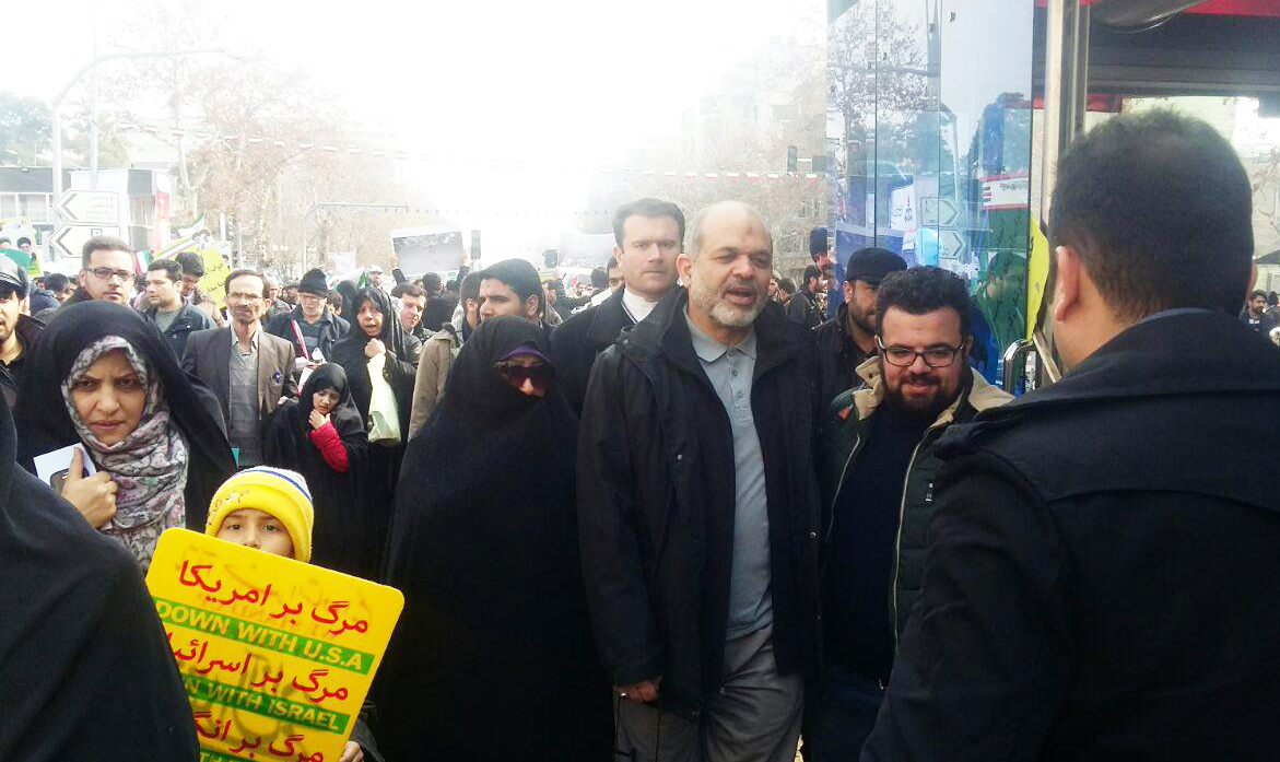 سردار وحیدی در جمع راهپیمایان 22 بهمن تهران حضور پیدا کرد