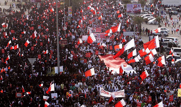 تظاهرات سحرگاهی مردم در خیابان های بحرین/ ارتش به ملت خواهد پیوست