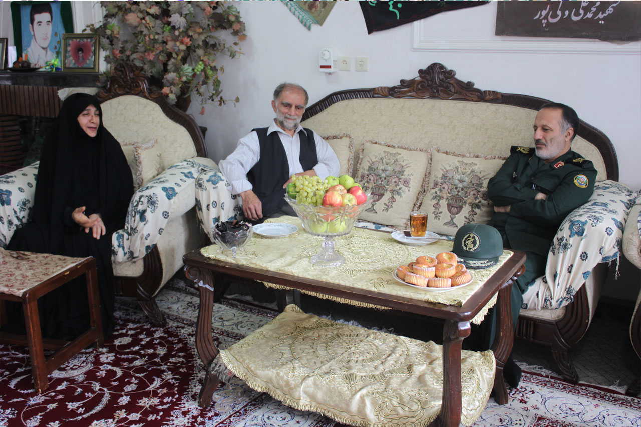 تصاویر/دیدار مدیرکل حفظ آثار مازندران از خانواده شهید «محمدعلی ولی پور» در ساری