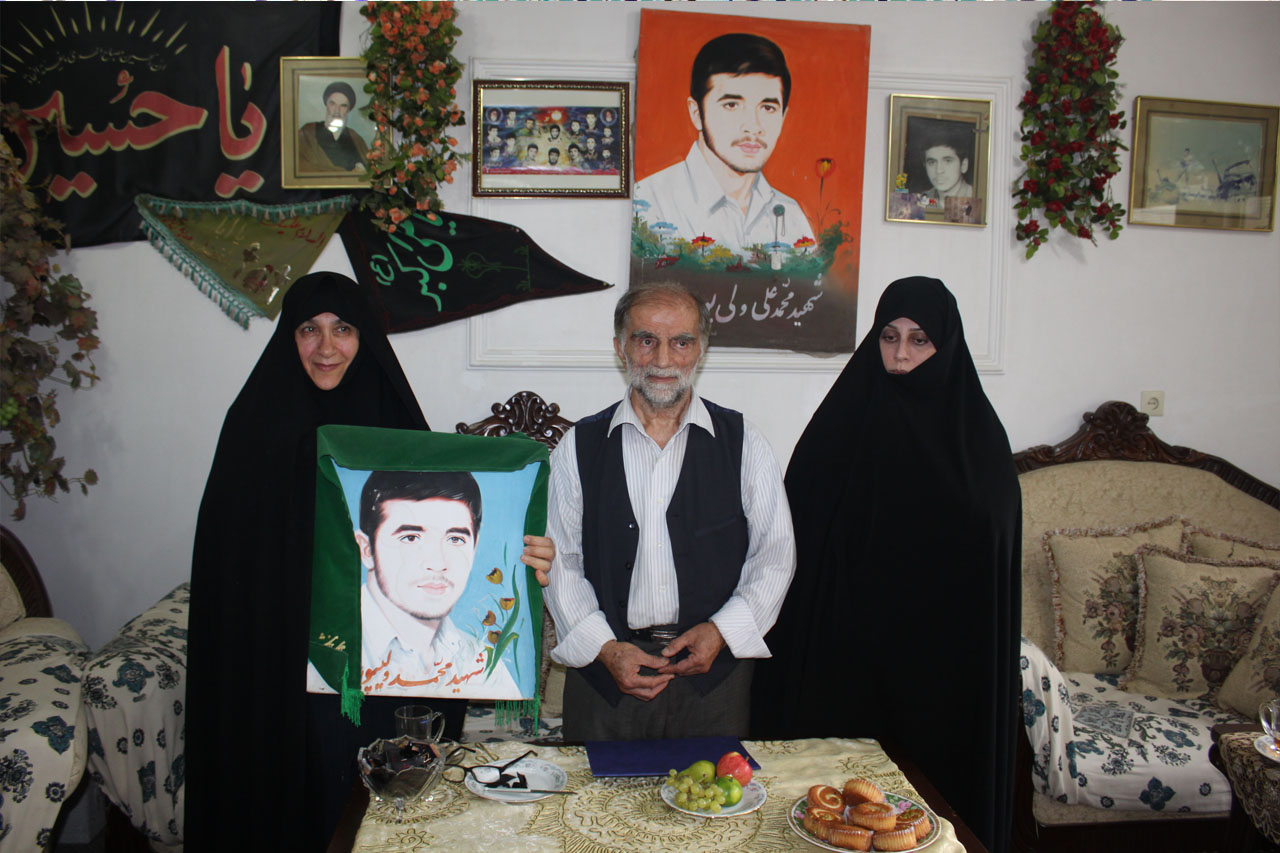 تصاویر/دیدار مدیرکل حفظ آثار مازندران از خانواده شهید «محمدعلی ولی پور» در ساری