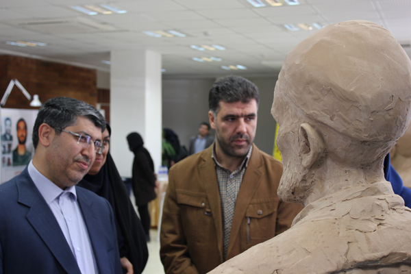 بازدید مسئولان استان مرکزی از کارگاه نخستین سمپوزیوم مجسمه سازی در استان مرکزی+تصاویر