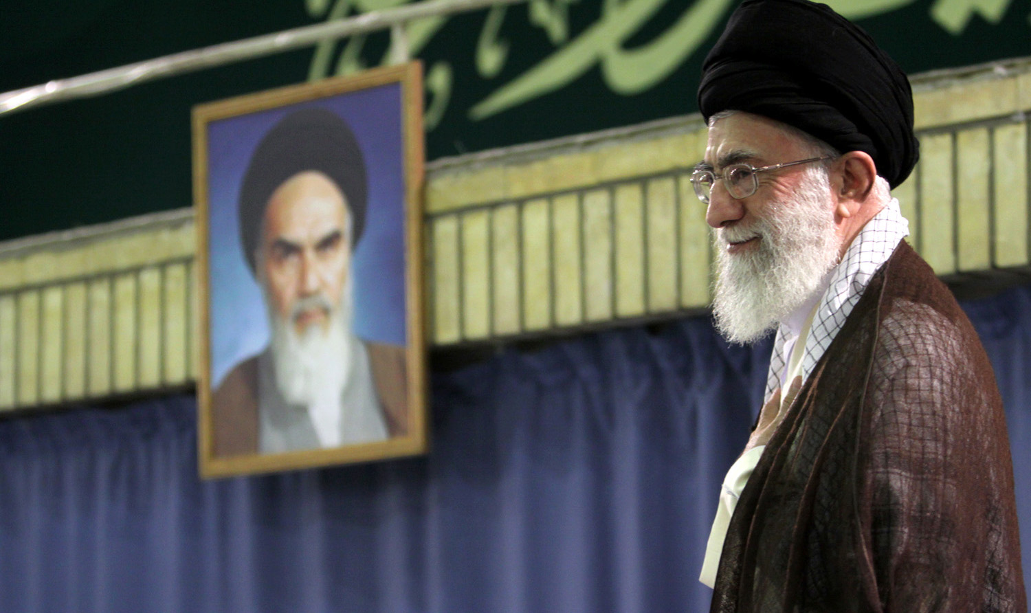 هزاران نفر از مردم استان اصفهان با رهبر انقلاب دیدار می‌کنند