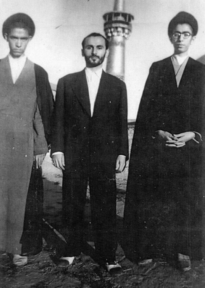 عکس/ حضرت آيت‌ الله خامنه‌ای در دهه۳۰ شمسی