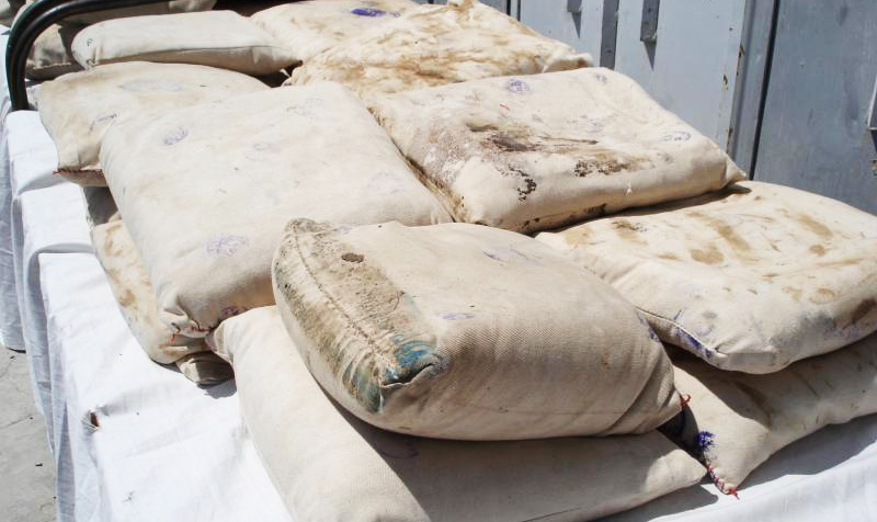 هلاکت قاچاقچی مسلح و کشف یک تُن و 70 کیلو مواد افیونی در جنوب شرق کشور