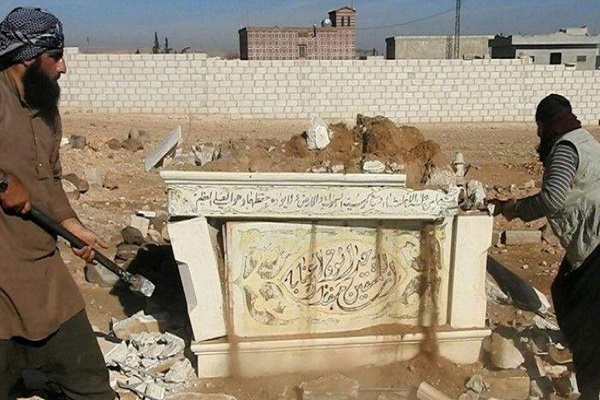 حمله عناصر تکفیری داعش به قبرستانی در ادلب سوریه + تصاویر