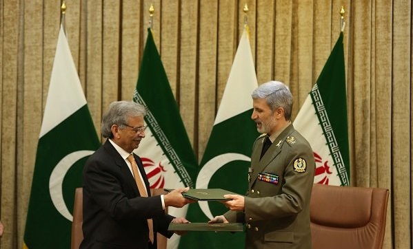 همکاری­ های دفاعی، علمی و فناوری ایران و پاکستان توسعه می یابد