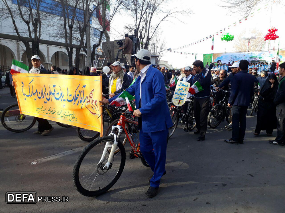حضور آحاد مردم یزد در جشن پیروزی انقلاب اسلامی + تصاویر