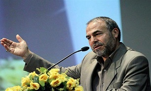 دشمن می‌خواهد هویت و استقلال ایران را تصاحب کند