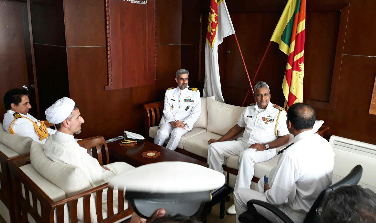 فرمانده ناوگروه پنجاهم نداجا با فرمانده ناوگان غرب سریلانکا دیدار کرد