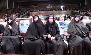 ۱۵ خانواده شهید مدافع حرم از طرح شکایت علیه اظهارات لیلا حاتمی حمایت کردند