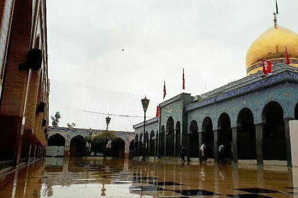 عکس/ بارش باران در حرم حضرت زینب (س)