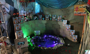 نمایشگاهی برای بزرگداشت شهدا در دانشگاه آزاد همدان