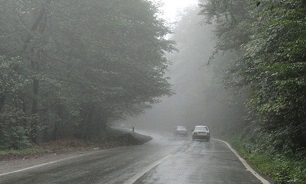مه گرفتگی و باراش باران در جاده های کشور